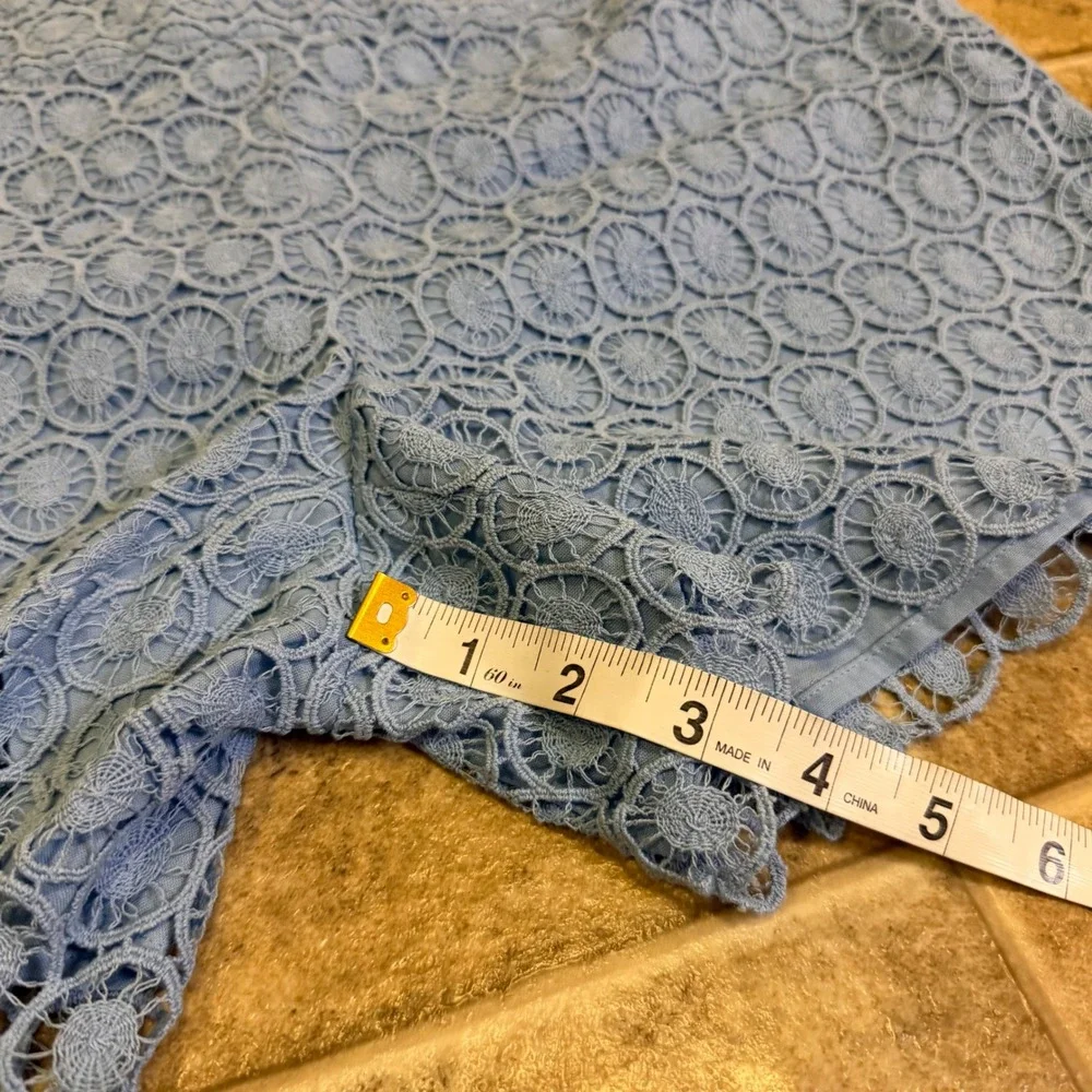 Ann Taylor Loft Women Blue Circle Lace Scalloped Hem Shorts Size 4 Side Zip